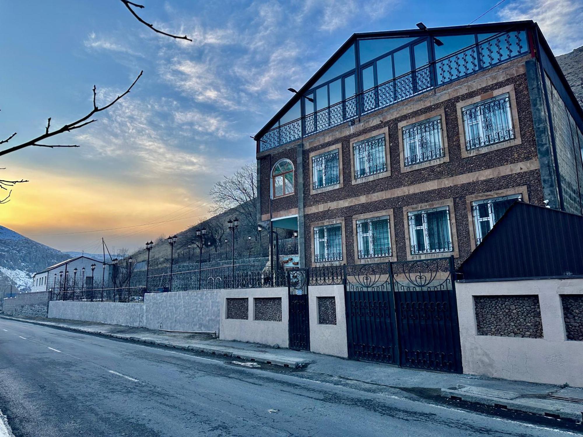 Tadevosyan Guest House Bjni Eksteriør billede